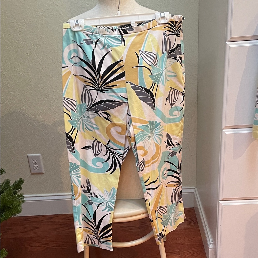 Tropical Print Women's Capris